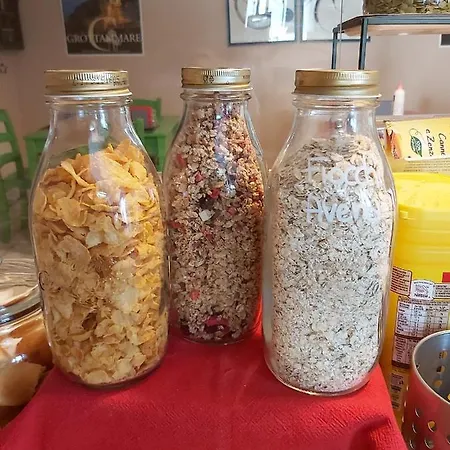 לינה וארוחת בוקר Bric & Brac