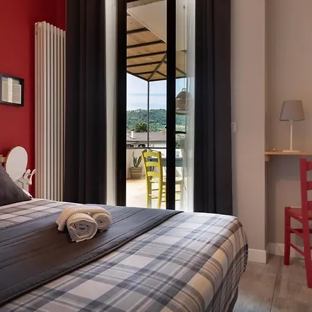 Bed & Breakfast Bric & Brac 3*