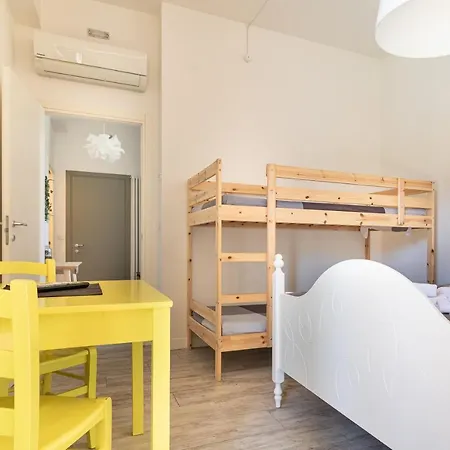 לינה וארוחת בוקר Bric & Brac