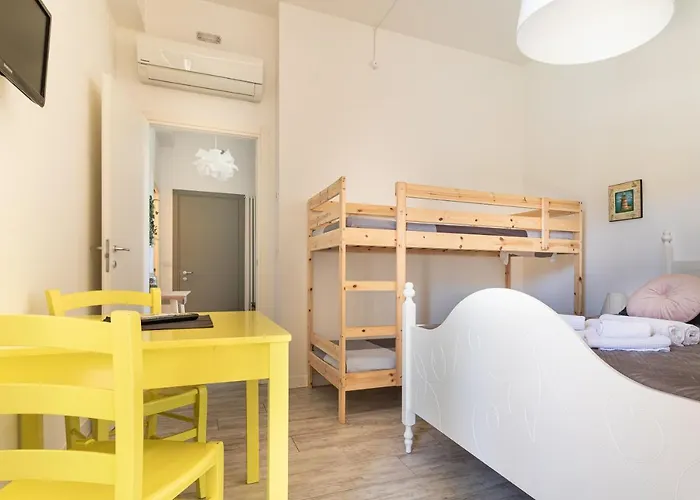 Bed & Breakfast Bric & Brac